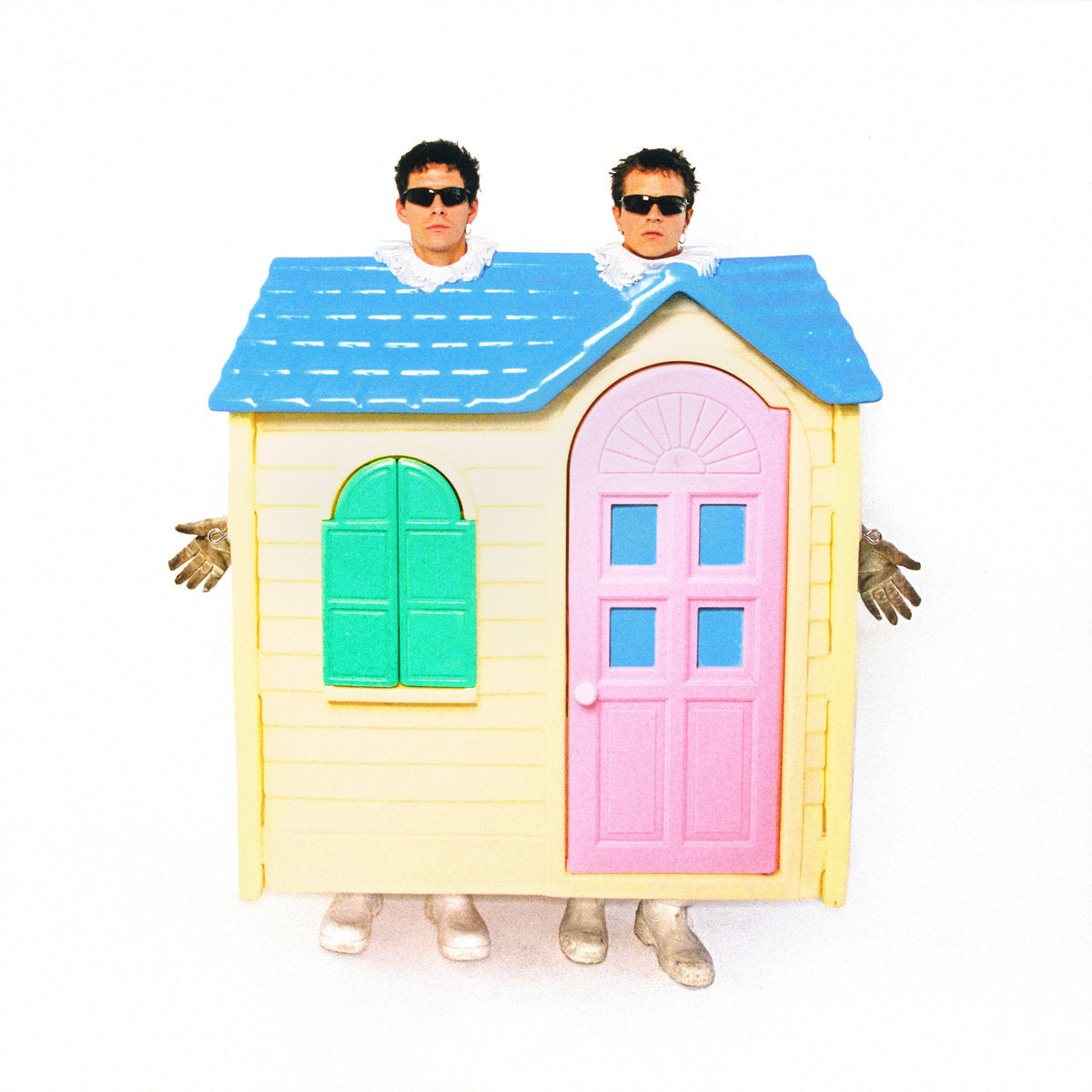 NEW SINGLE: 'FAUX MAUX'